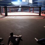 Octógono de MMA vazio em arena de Brasília, representando evento da LFA apoiado pelo governador Ibaneis Rocha.
