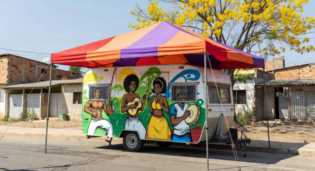 Hub cultural itinerante do Projeto Andanças inaugurado em rua de Ceilândia, com estrutura móvel e elementos artísticos brasileiros.