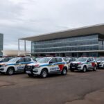 Edifício da CLDF em Brasília com viaturas da Polícia Civil, representando debate sobre falhas na Previdência e vulnerabilidade de policiais.