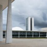 Edifício de tribunal em Brasília representando defesa legal e possível virada em caso judicial.