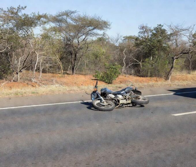 Colisão entre motocicleta e caminhão no Gama, Brasília
