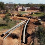 Infraestrutura de saneamento precária em São Sebastião após 30 anos de abandono