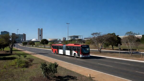 Ônibus vazio em terminal de Brasília sobre tarifa zero estudantil