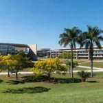 Campus da UnDF com expansão paralisada e prédios inacabados