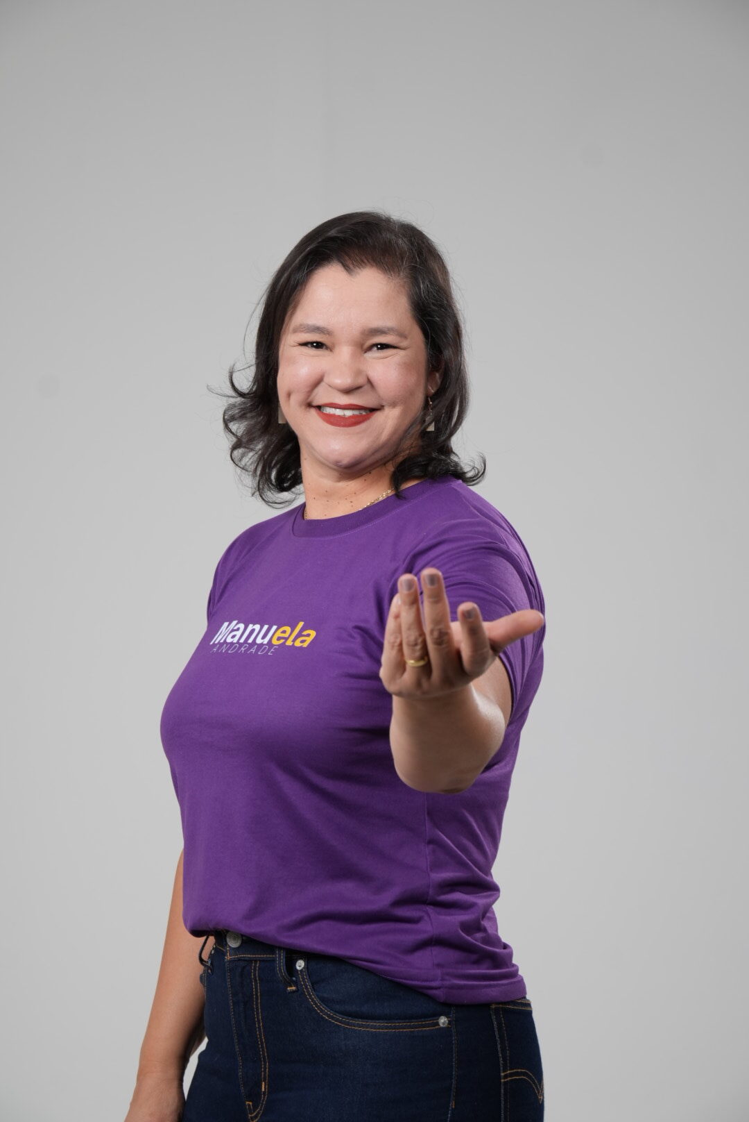 Manuela Andrade propõe diálogo permanente com taxistas e reforma na saúde do Gama em 2026